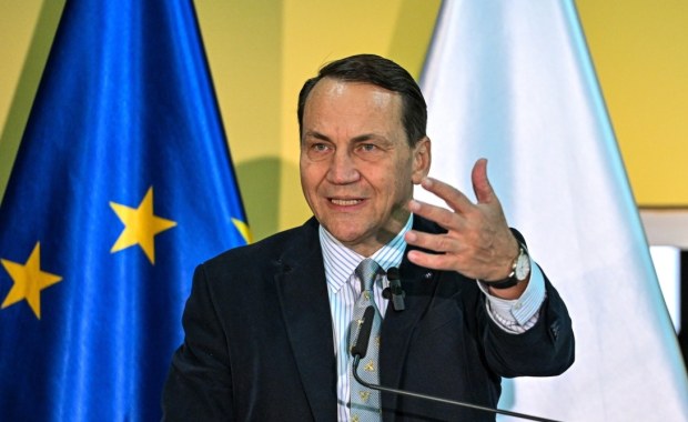 Sikorski o negocjacjach z Rosją: Najpierw pokaz siły, potem dialog