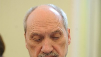 Sikorski o pracy Macierewicza: Amatorszczyzna i nieudolność 