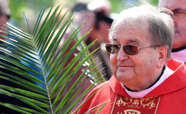 Sikorski "pokornie prosi" ojca Rydzyka. Zwrócił się też do Watykanu