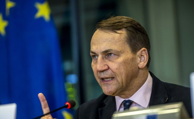 Sikorski poleciał do USA. Ma rozmawiać z Rubio o Ukrainie