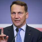 Sikorski przypomina polskim firmom: Omijanie sankcji jest przestępstwem