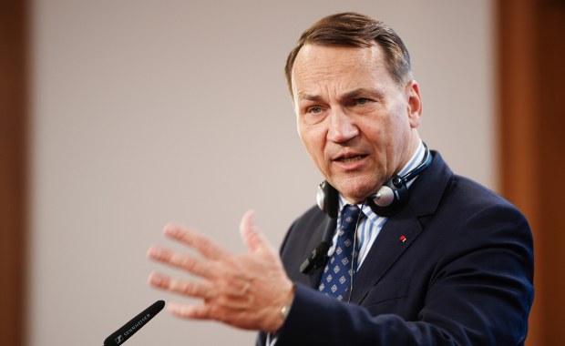 Sikorski sugeruje Bąkiewiczowi wizytę w Moskwie. "Żeby tam się upomniał o polskie ofiary"
