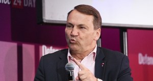 Sikorski żąda przeprosin. "Poleciłem niezwłocznie wezwać chargé d'affaires Izraela"