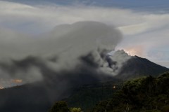 Silna erupcja wulkanu Turrialba 