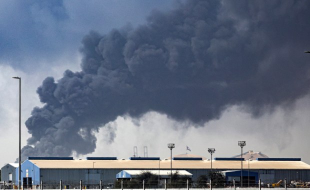 Silne eksplozje w Dubaju, Dosze i Abu Zabi. Alarm w kilku krajach