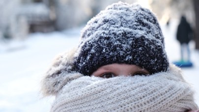 Silne mrozy i gęste mgły w Polsce. Ostrzeżenia IMGW