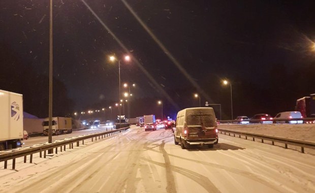 Silne opady śniegu zablokowały obwodnicę Trójmiasta