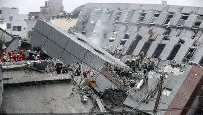 Silne trzęsienie ziemi na Tajwanie. Runął 17-piętrowy wieżowiec, zginęło co najmniej 14 osób