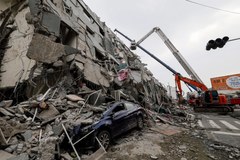 Silne trzęsienie ziemi na Tajwanie. Runął 17-piętrowy wieżowiec