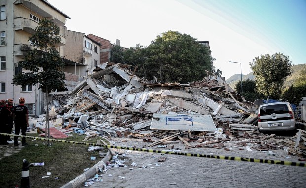 Silne trzęsienie ziemi nawiedziło Turcję. Są ranni