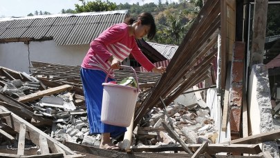 Silne trzęsienie ziemi w Indonezji