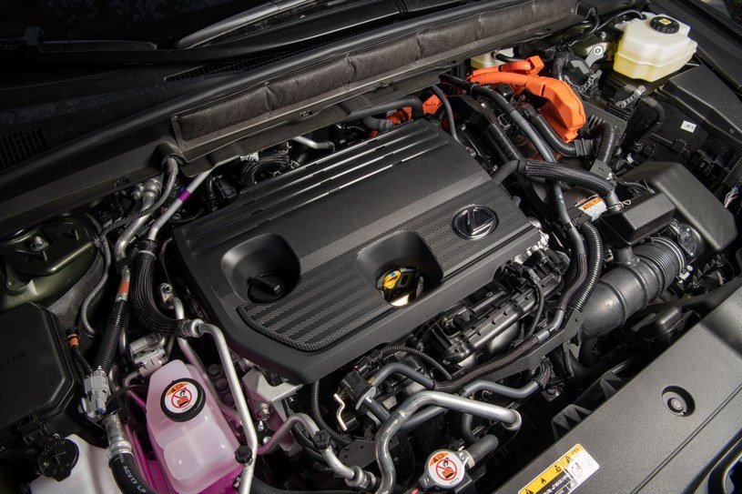 Silnik Lexusa RX 450h+ /materiały prasowe