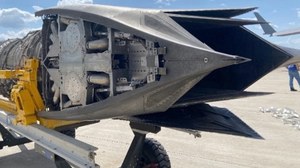 The F-22 fighter jet's engine looks like a Star Wars ship