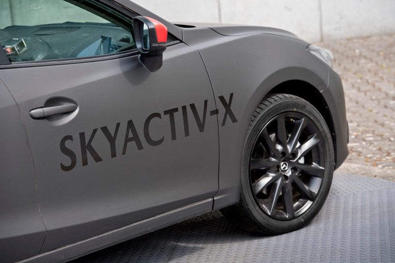 Silnik SkyActiv-X ma być benzynową jednostką z zapłonem samoczynnym /Informacja prasowa