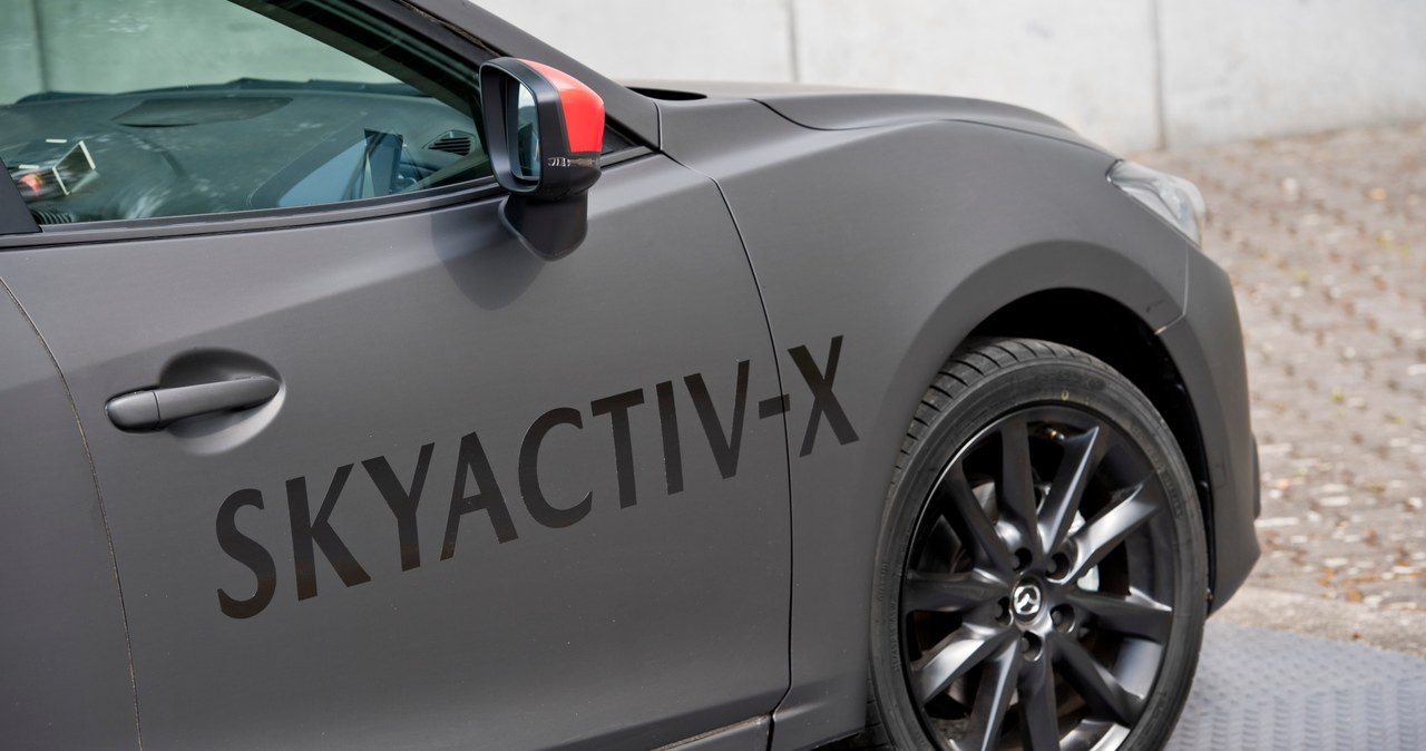 Silnik SkyActiv-X ma być benzynową jednostką z zapłonem samoczynnym /Informacja prasowa