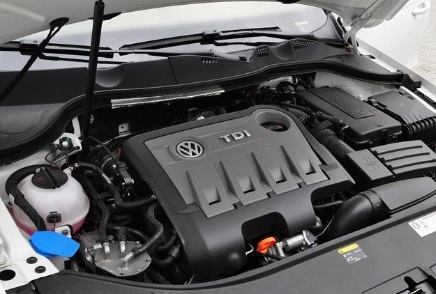 Silniki diesla koncernu Volkswagena oszukiwały podczas testów emisji spalin /INTERIA.PL