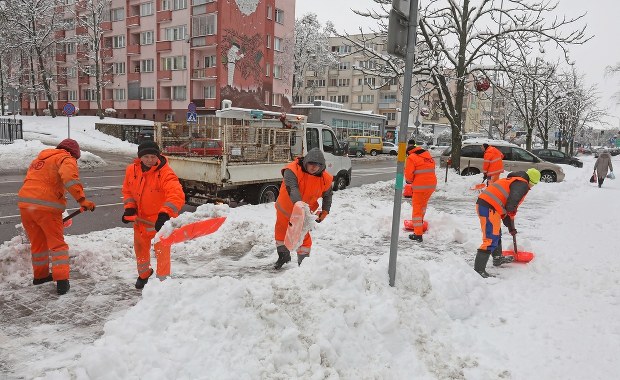 Silny wiatr, mróz, śnieg oraz deszcz. Pogoda mocno daje się we znaki 