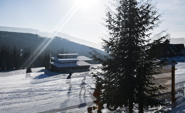 Silny wiatr na Śnieżce, ale do rekordu zabrakło dużo