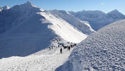 Silny wiatr w Tatrach. Nieczynna kolejka na Kasprowy Wierch