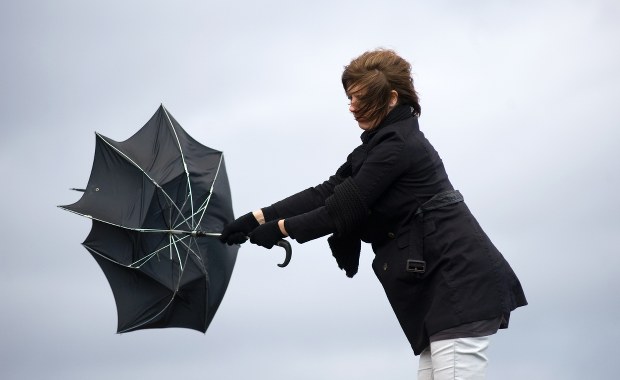 Silny wiatr w Zachodniopomorskiem. IMGW ostrzega 