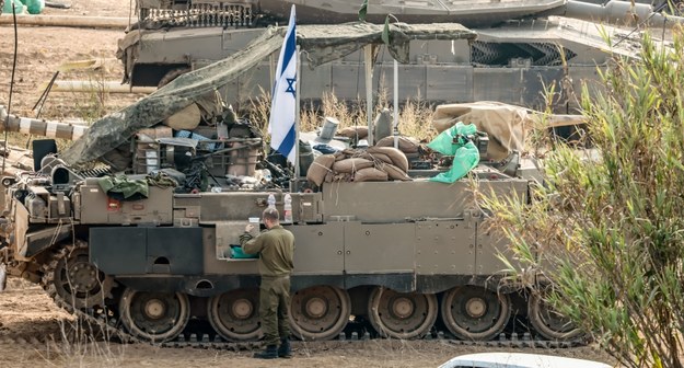 Siły izraelskie przygotowują się do inwazji lądowej /HANNIBAL HANSCHKE /PAP/EPA