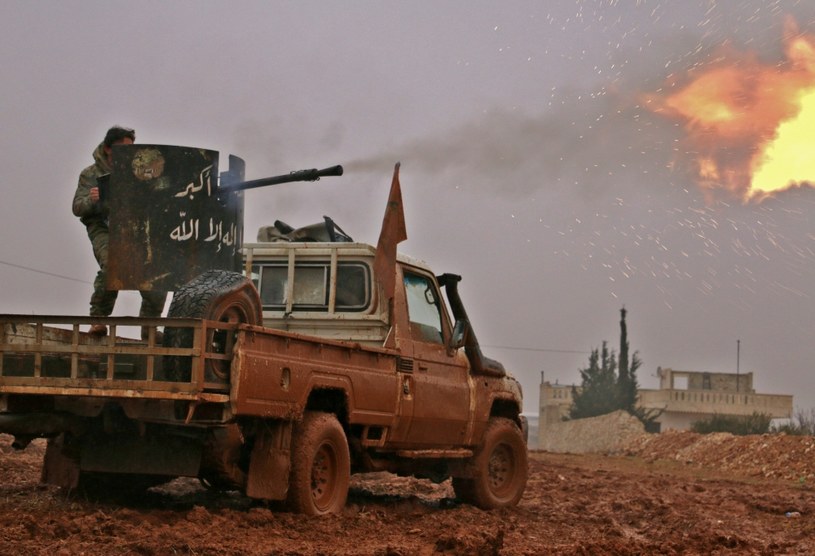 Siły rebeliantów w Aleppo /Saleh ABO GHALOUN / AFP /AFP