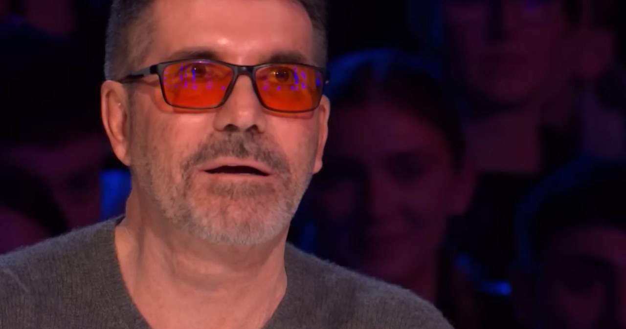 Simon Cowell był zdumiony tym, co zobaczył na scenie podczas wykonania "My Heart Will Go On" /ITV /