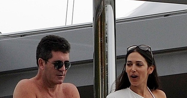 Simon Cowell z ciężarną dziewczyną /- /East News