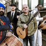 Simon Emmerson nie żyje. Lider Afro Celt Sound System zmarł dzień po swoich urodzinach