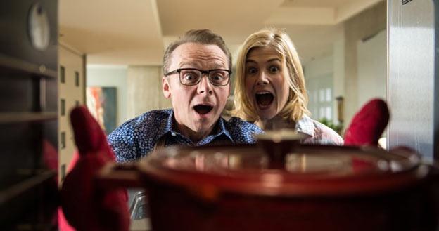 Simon Pegg oraz Rosamund Pike w poszukiwaniu szczęścia... /materiały dystrybutora