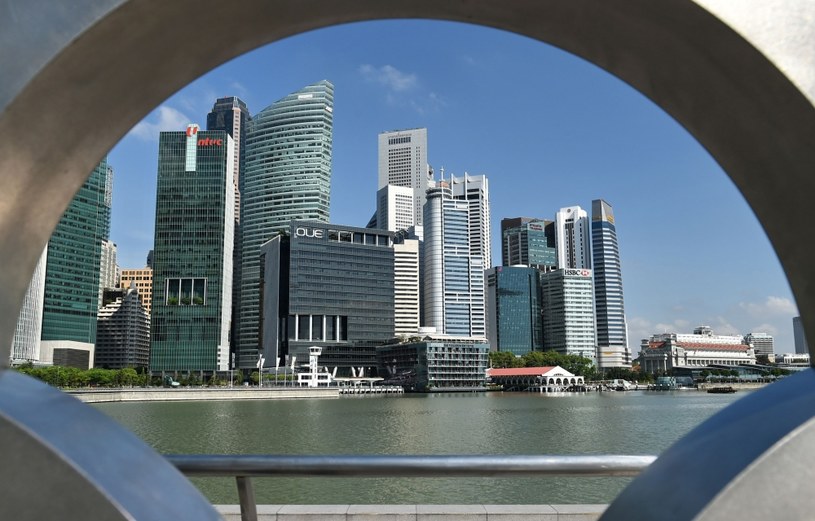 Singapur spada na trzecie miejsce /AFP