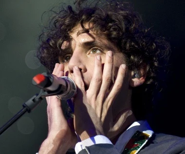 Siostra piosenkarza w stanie krytycznym