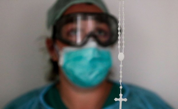 Siostry bliźniaczki zmarły w odstępie trzech dni. Obie z powodu koronawirusa