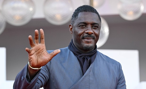 "Sir Idris Elba". Aktor z tytułem, wśród wyróżnionych także 102-latek
