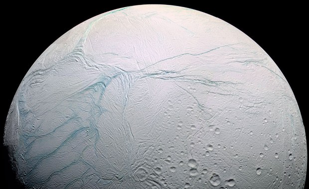 Skąd Enceladus wziął swoje tygrysie paski?