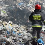 Skąd się biorą pożary odpadów? NIK uderza w państwowe instytucje