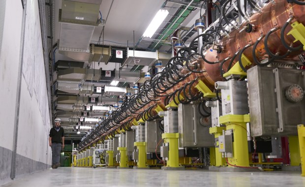 Skąd Wielki Zderzacz Hadronów może brać protony? Z butli