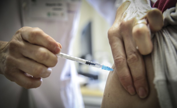 Skandal w Holandii. Wyciekły dane milionów osób zarejestrowanych do szczepienia przeciw Covid-19