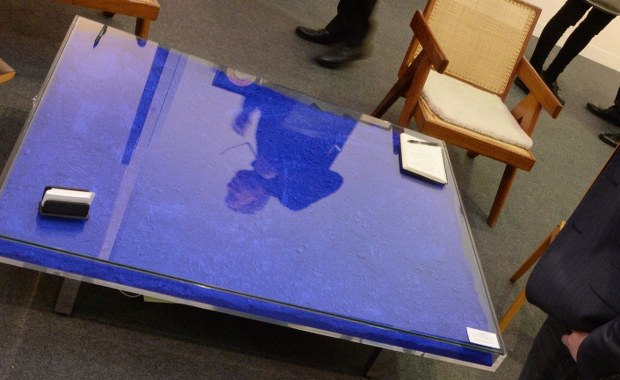 Skandal w muzeum. Chciał iść na skróty, zdeptał słynne dzieło 