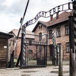 Skandal w Oświęcimiu. Nastoletni Izraelczyk wykonywał hitlerowski salut