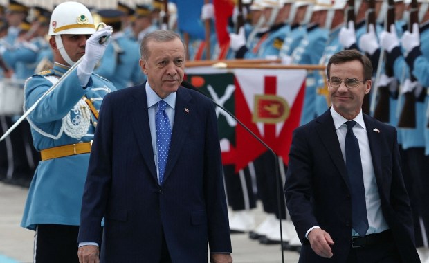 Skandal w Szwecji: Teczka z tajemnicami NATO w toalecie na lotnisku