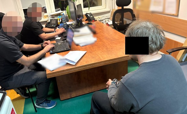 Skandal w warszawskiej kawiarni. 25-latek nagrywał koleżanki w toalecie