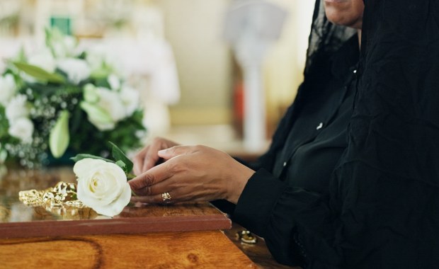 ​Skandal w zakładzie pogrzebowym w Szczecinku. Jest akt oskarżenia