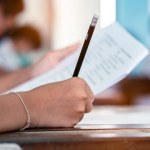 Skandal z AI na uczelni. Nawet 58 tys. osób ponownie usiądzie do egzaminu