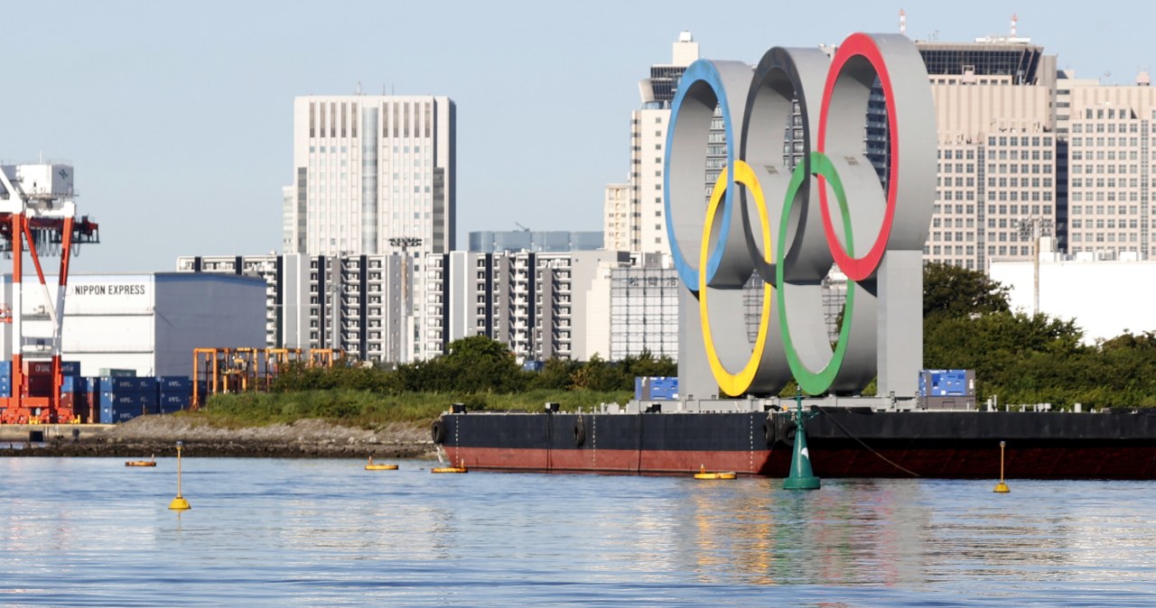 Skandale w Tokio: Burmistrz ugryzł medal, Ukrainki przedstawiono jako Rosjanki 