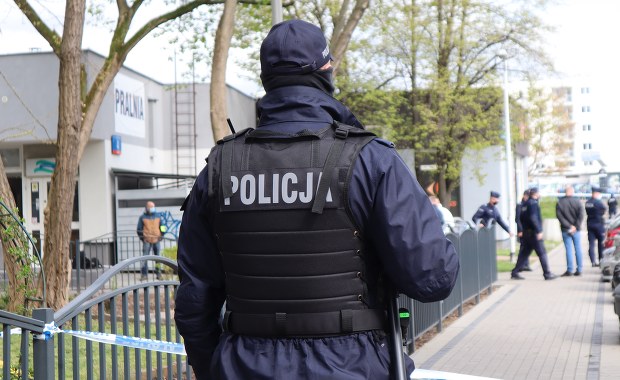 Skandaliczna interwencja stołecznych policjantów. Mieli pobić zatrzymanego