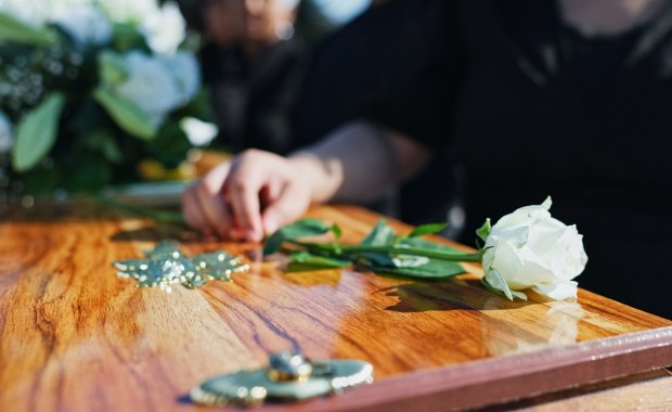 Skandaliczna pomyłka we wrocławskim prosektorium. Odkryto ją przed kremacją