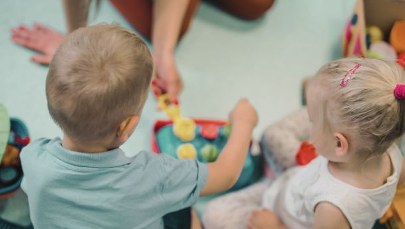 Skandaliczne zachowanie opiekunek w żłobku. Rodzice to nagrali