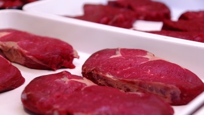 Skandalu ciąg dalszy. Wołowinę mieszano także z mięsem osłów