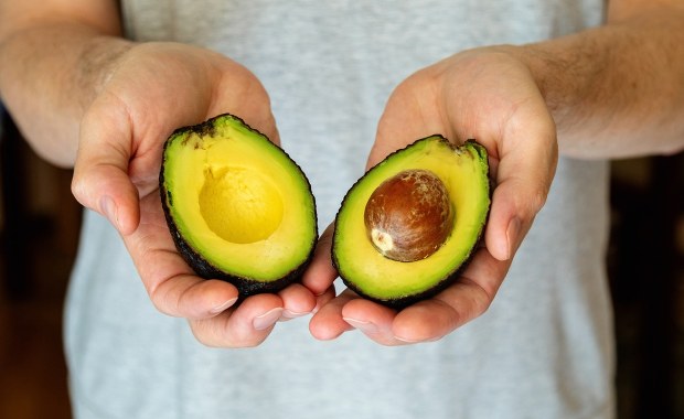 Skanerem w awokado. Gadżet w sklepach sprawdzi, czy jest dojrzałe